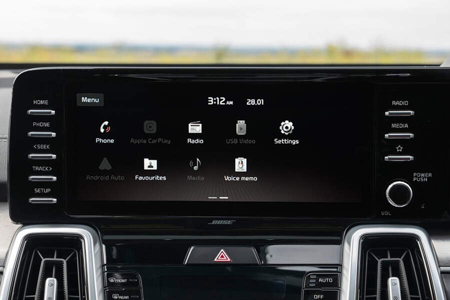 Apple CarPlay® & Android Auto™