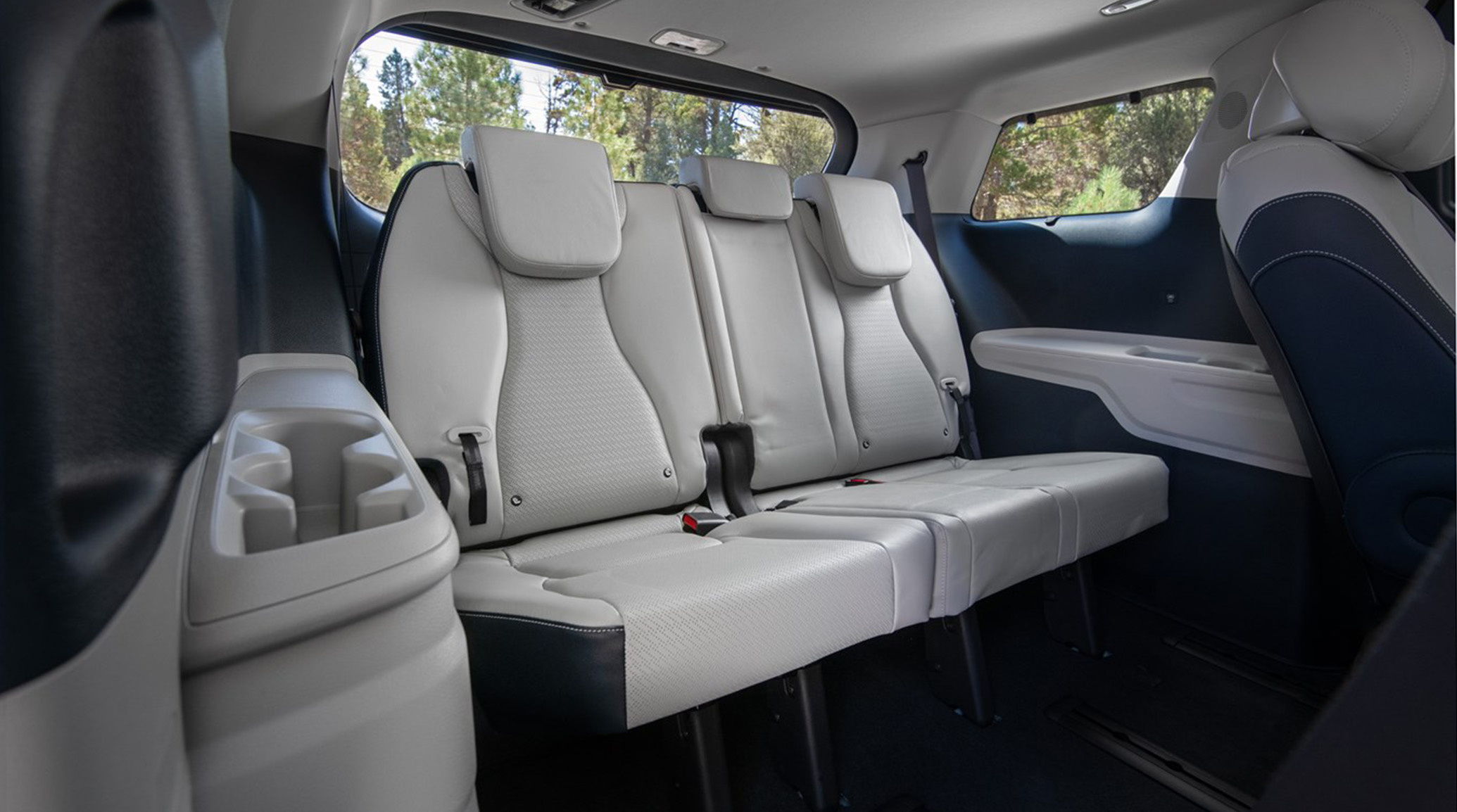 2025 Kia Carnival spacious third-row seating, three-quarter view