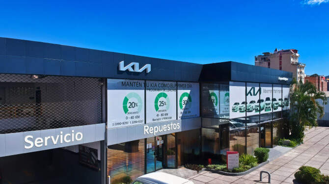 Exterior del concesionario KIA en Tegucigalpa, Honduras