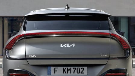 Ozdobná lišta piatych dverí, klavírna čierna