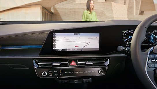 10.25" touchscreen navigation